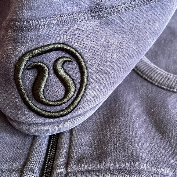 Extra small fit sweater, navy blue/dark purple colour, with zipper and pcokets. - Picture 5 of 5